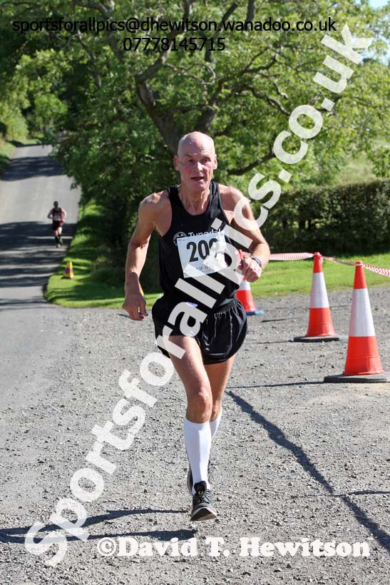 Peter Graham (Tynedale Harriers), Tynedale Jelly Tea 10 Mile Road Race, Hexham. Photo: David T. Hewitson/Sports for All Pics